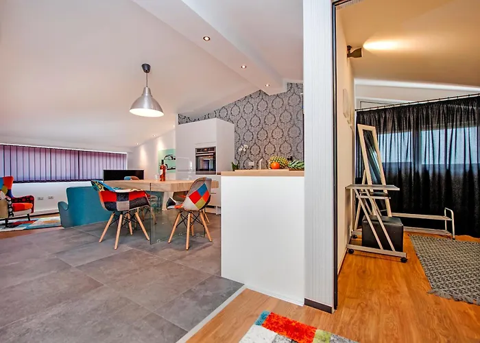 Lakovich Sea View Apartments