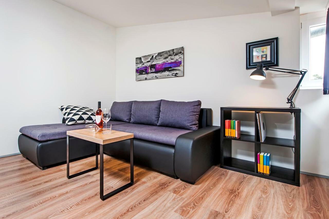 Lakovich Sea View Apartment *