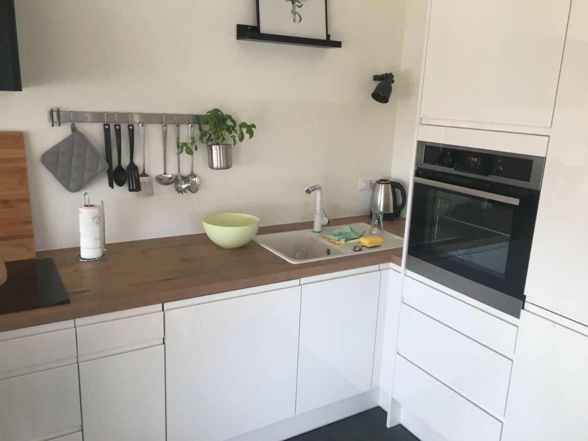 Lakovich Sea View Apartment *