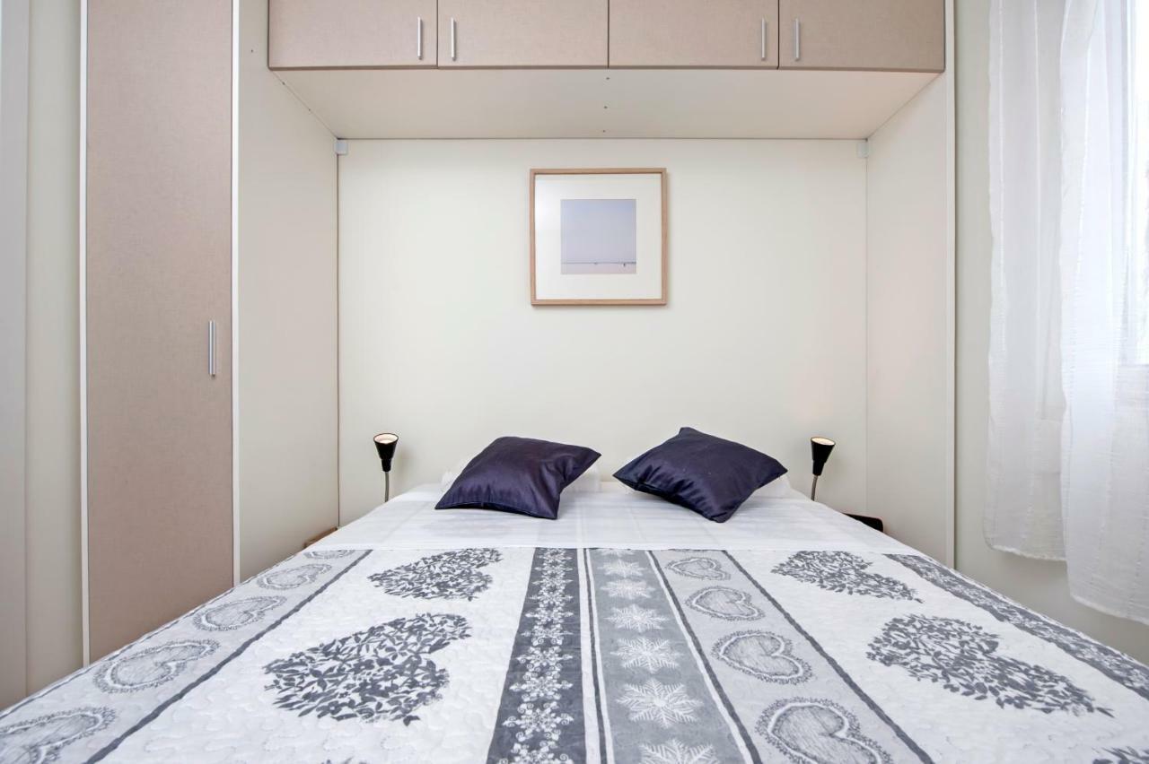 Lakovich Sea View Apartment *