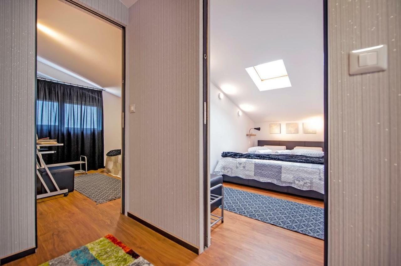 Lakovich Sea View Apartmán *