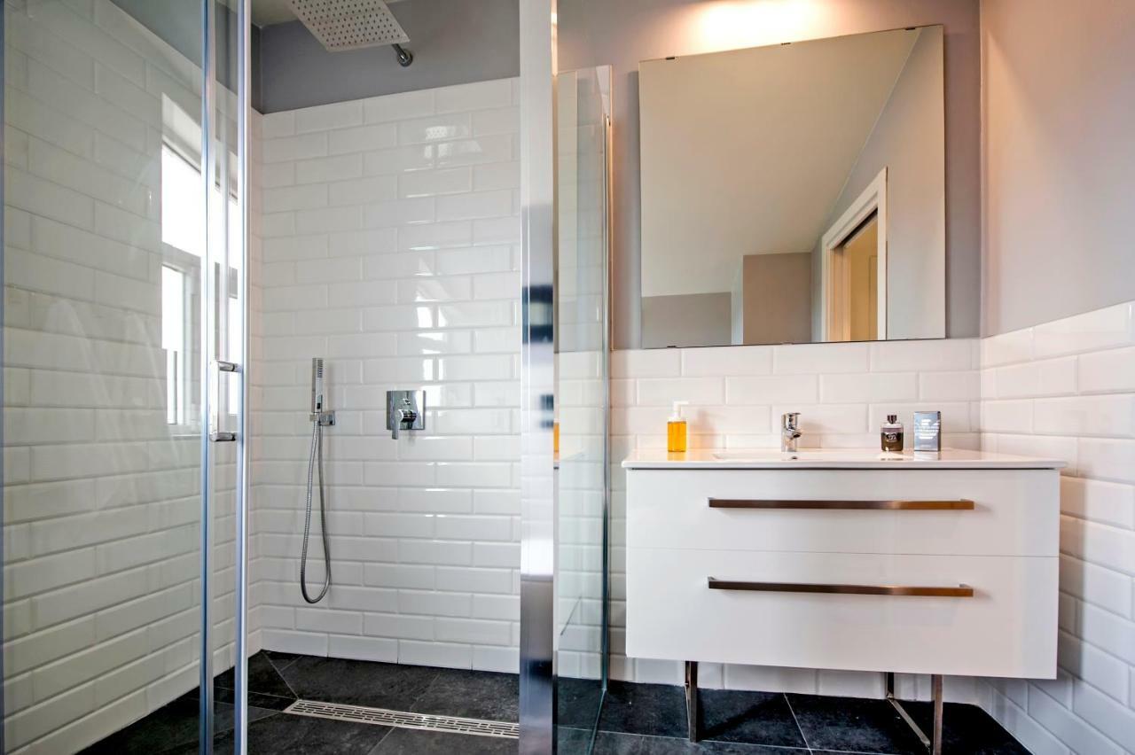 Lakovich Sea View Apartment
