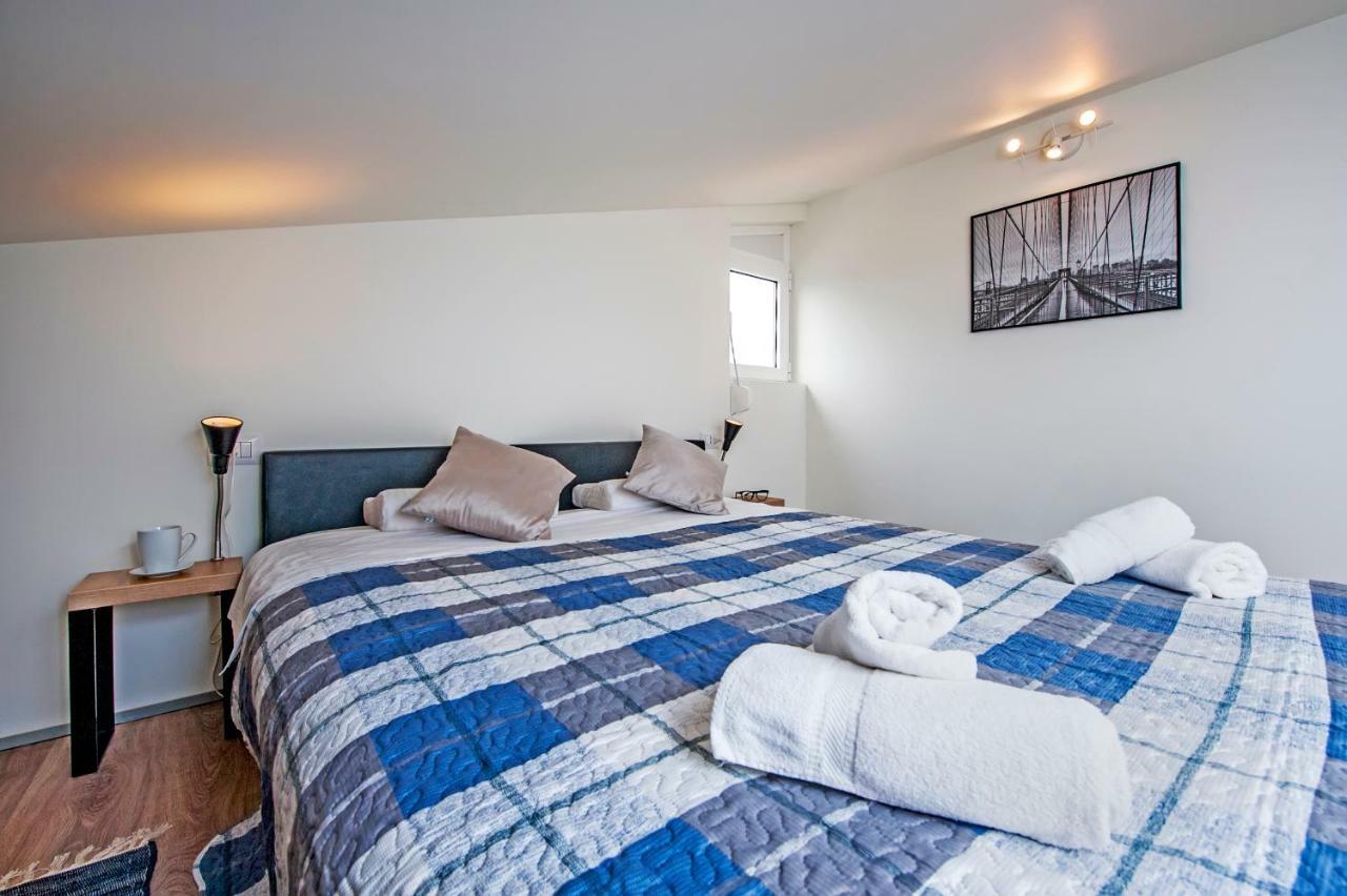 Lakovich Sea View Apartmán *
